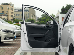 2021款1.5L 自动舒适版 驾驶位车门