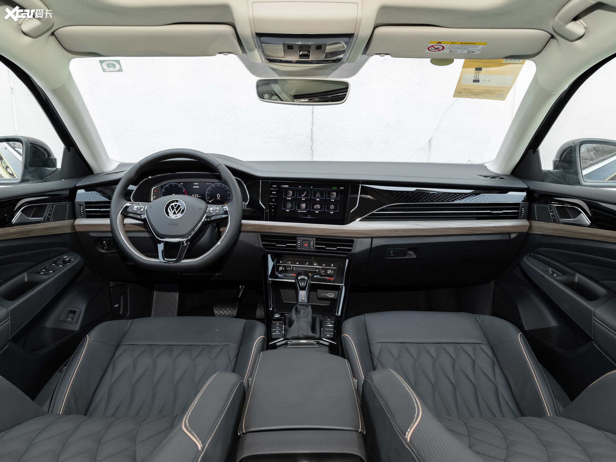 【2021款帕萨特380tsi 尊贵版_中控区_1/148张图片】_汽车图片大全
