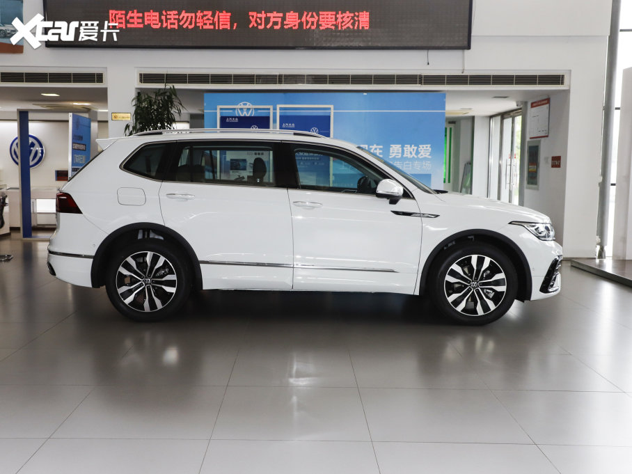 2023;L Ŀ 380TSI ԶR-Line콢7