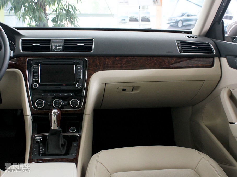 2011款帕萨特2.0tsi dsg至尊版