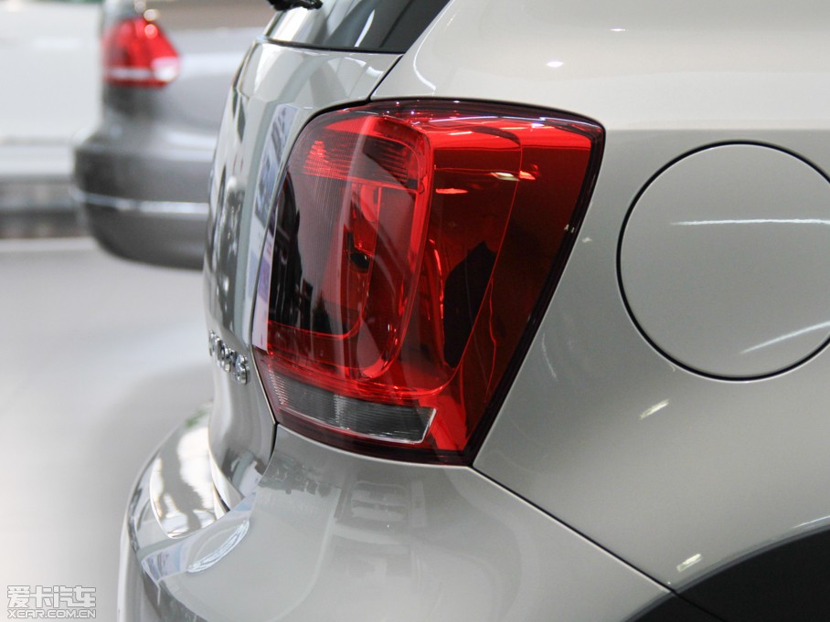 2012Cross Polo 1.6L Զ
