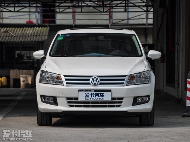 上海大众2015款桑塔纳