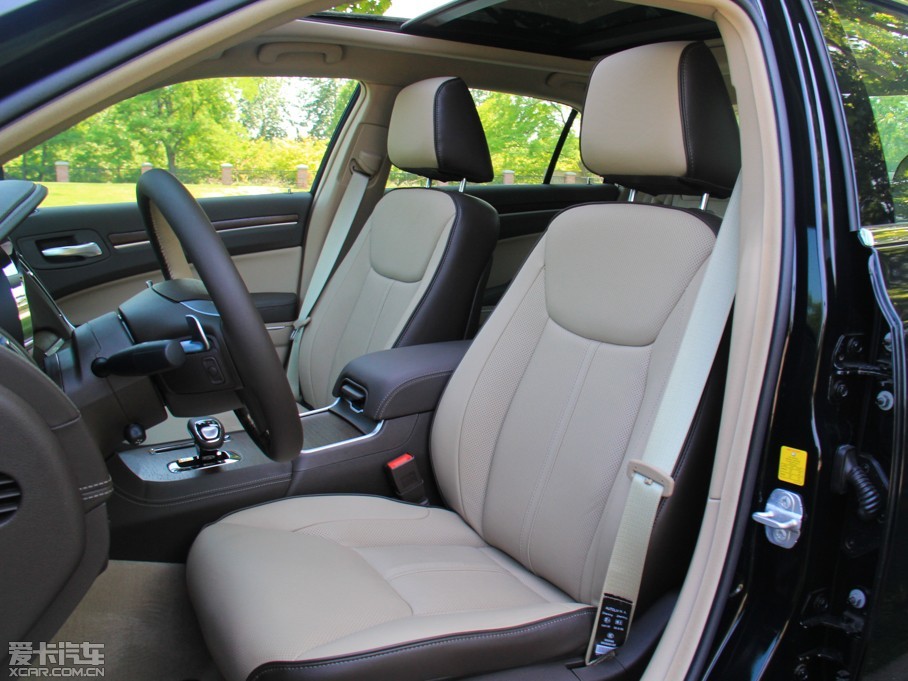 2014款克莱斯勒300c(进口)3.0l 卓越版