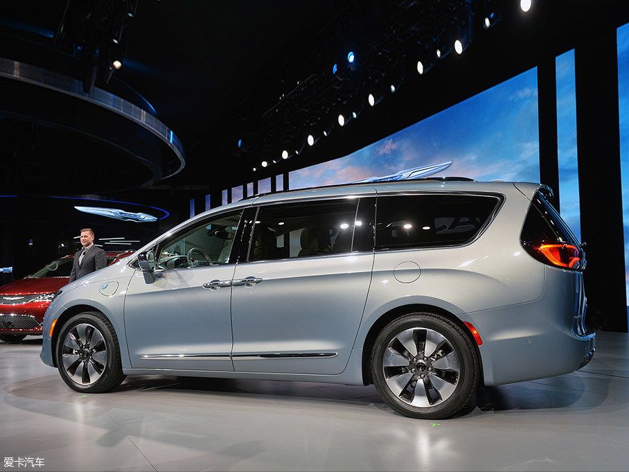 2016Pacifica e Hybrid