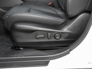 2023款2.5i AWD运动版EyeSight 主驾驶座椅调节