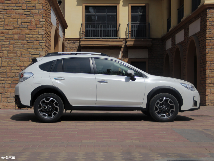 2016款斯巴鲁xv2.0i 精英版