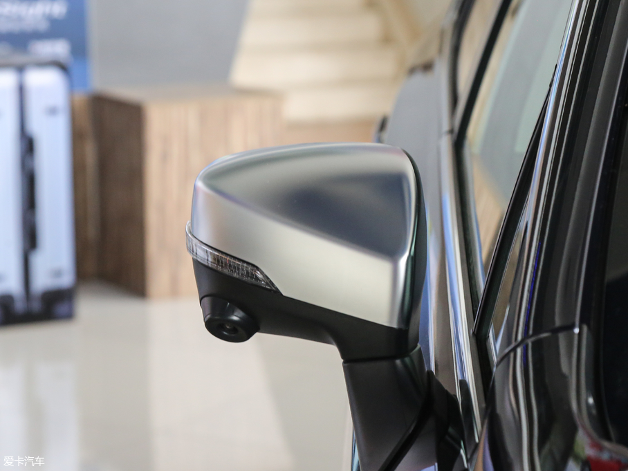 2018ʨ 25i 60