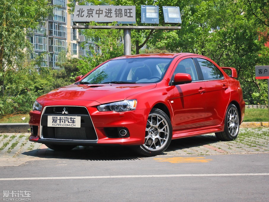 գںʽ2015LANCER EVOLUTIONͣ³Ͽʹ죬ֻϽһЩС