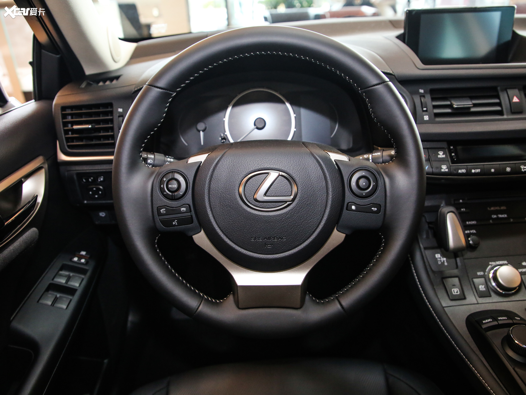 【2020款雷克萨斯ct200h 舒适版 单色_中控区_1/333张图片】_汽车图片