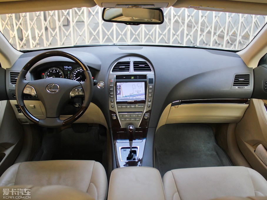 2010款雷克萨斯es350 尊贵版