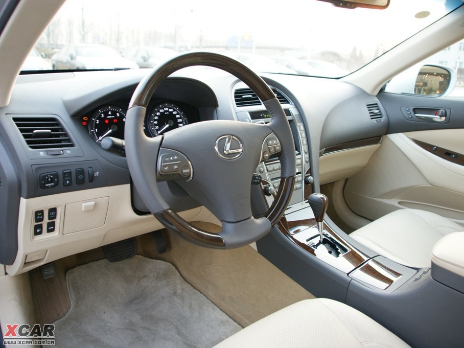 2010款雷克萨斯es350 豪华版