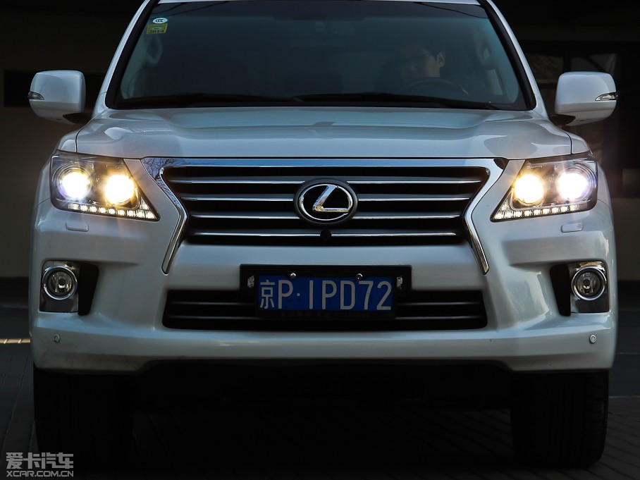 2013׿˹LX 570