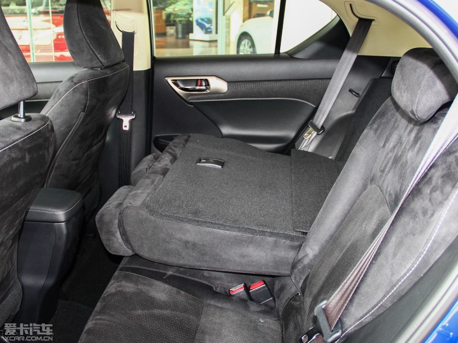 2014款雷克萨斯ct 200h 舒适版 单色