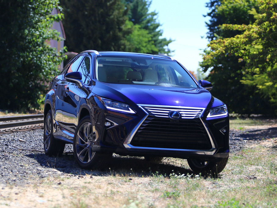 2016款雷克萨斯rx450h 四驱尊贵版