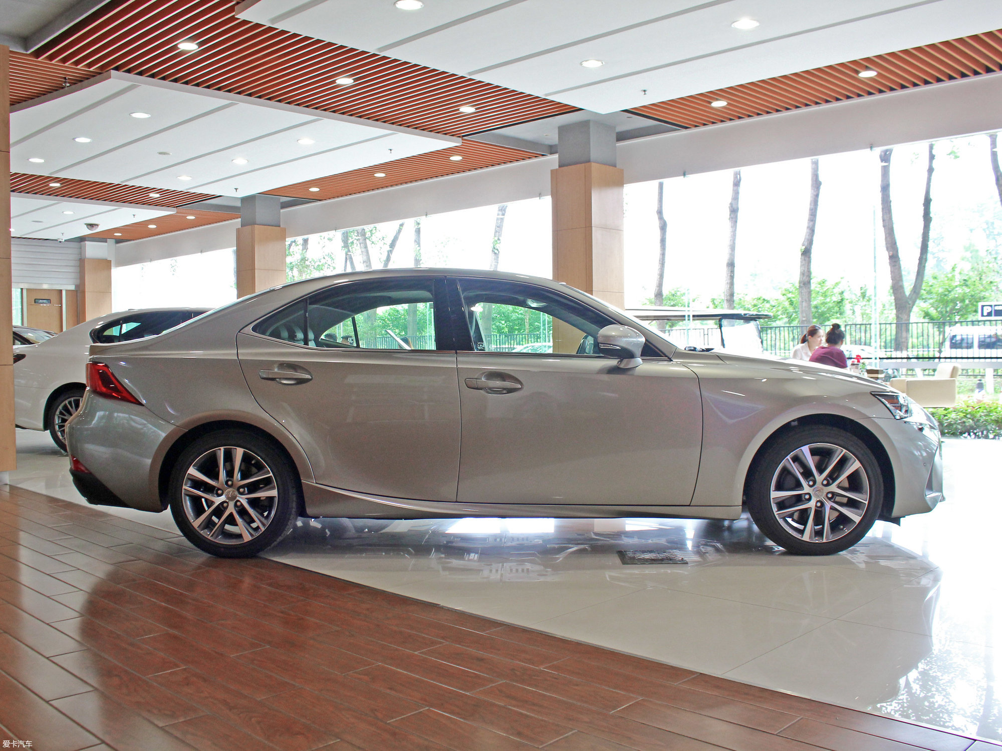 【2017款雷克萨斯is300 领先版_整体外观_19/1799张图片】_汽车图片