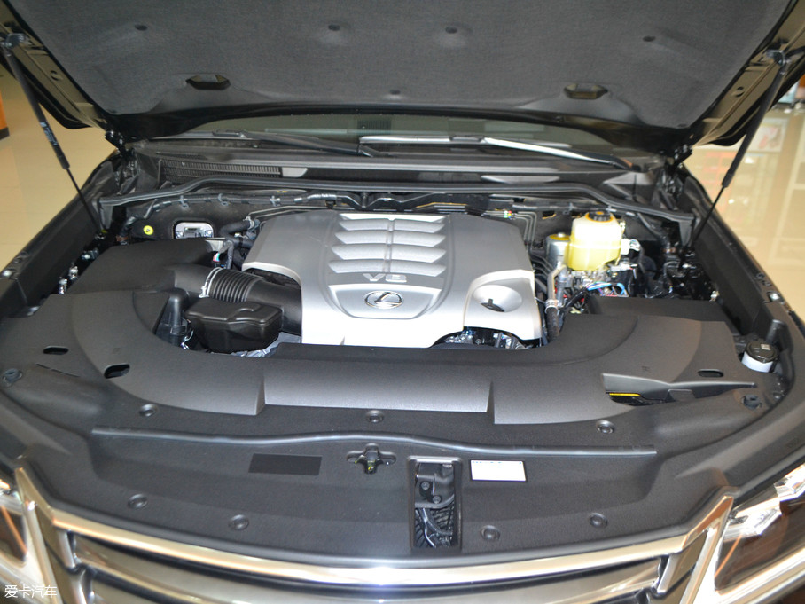 LX5.7LV8ʴﵽ270kW367Ps/5600rpmŤشﵽ530Nm/3200rpm