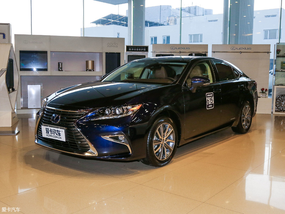 2017款雷克萨斯es300h mark levinson豪华版