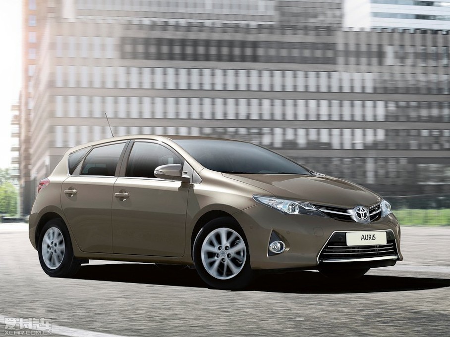 2013Auris 