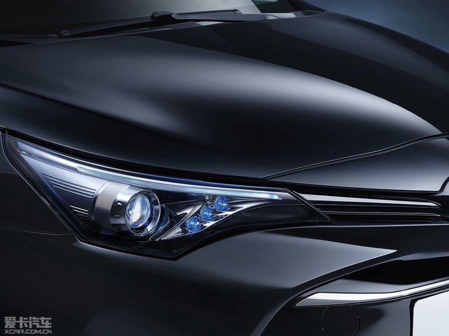 2015Avensis 