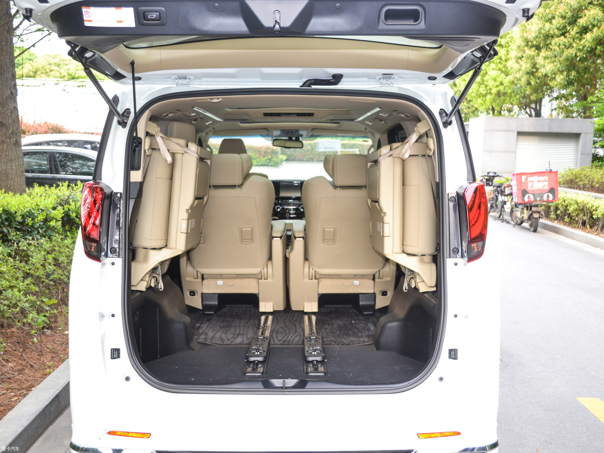 爱卡首页 汽车图片 丰田 埃尔法 2018款3.