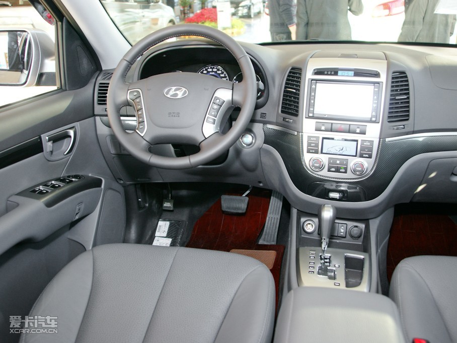 2010款全新胜达(进口)2.4l 四驱至尊版