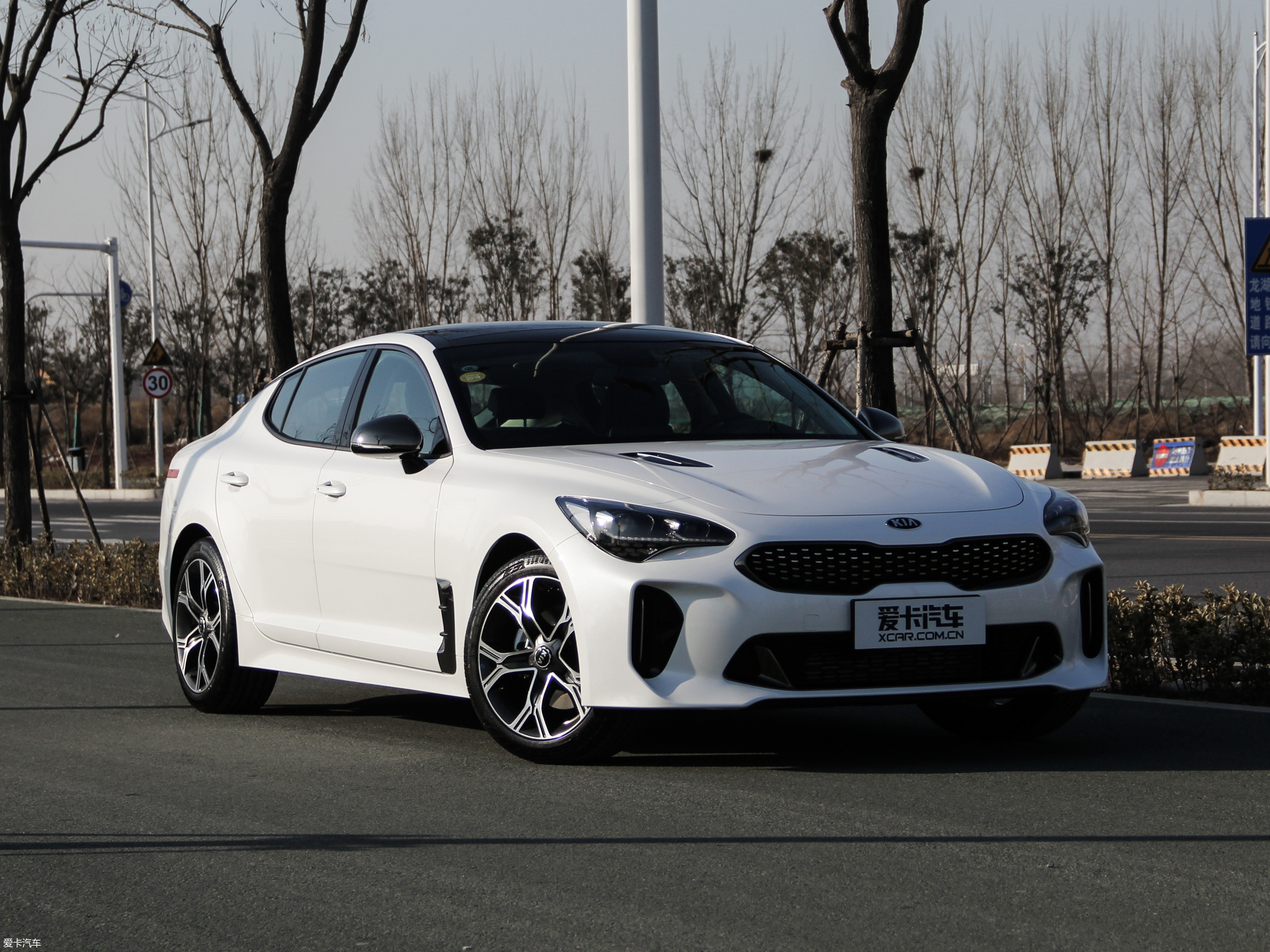 爱卡首页 汽车图片 起亚 斯汀格 2018款gt  2019款斯汀格 gts 2018款