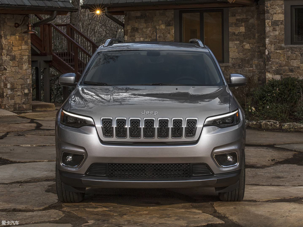 【2018款自由光(进口)limited_整体外观_23/49张图片】_汽车图片大全