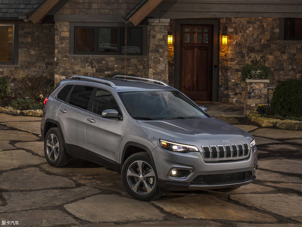 【2018款自由光(进口)limited_整体外观_18/49张图片】_汽车图片大全