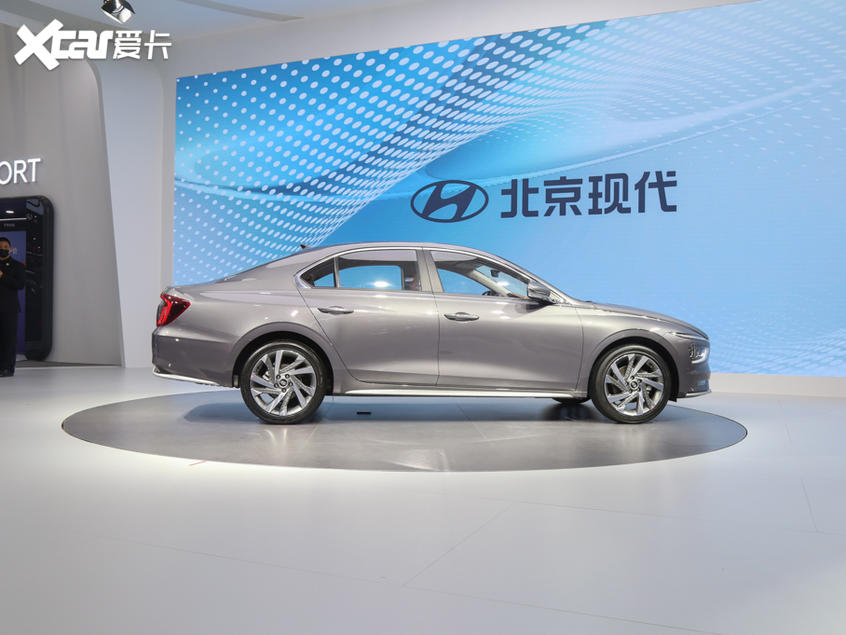 北京现代2021款名图