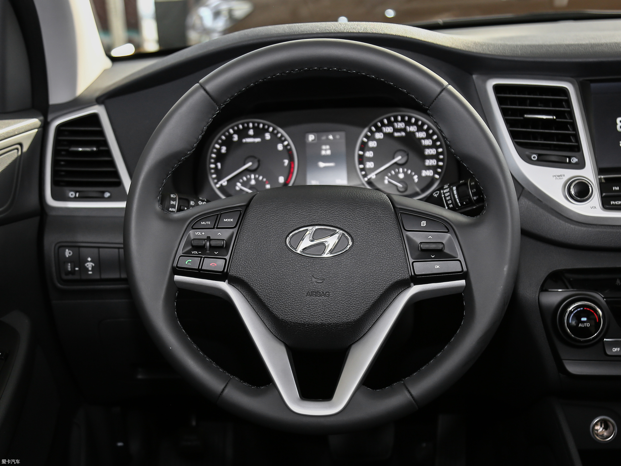 爱卡首页 汽车图片 现代 途胜 2018款1.