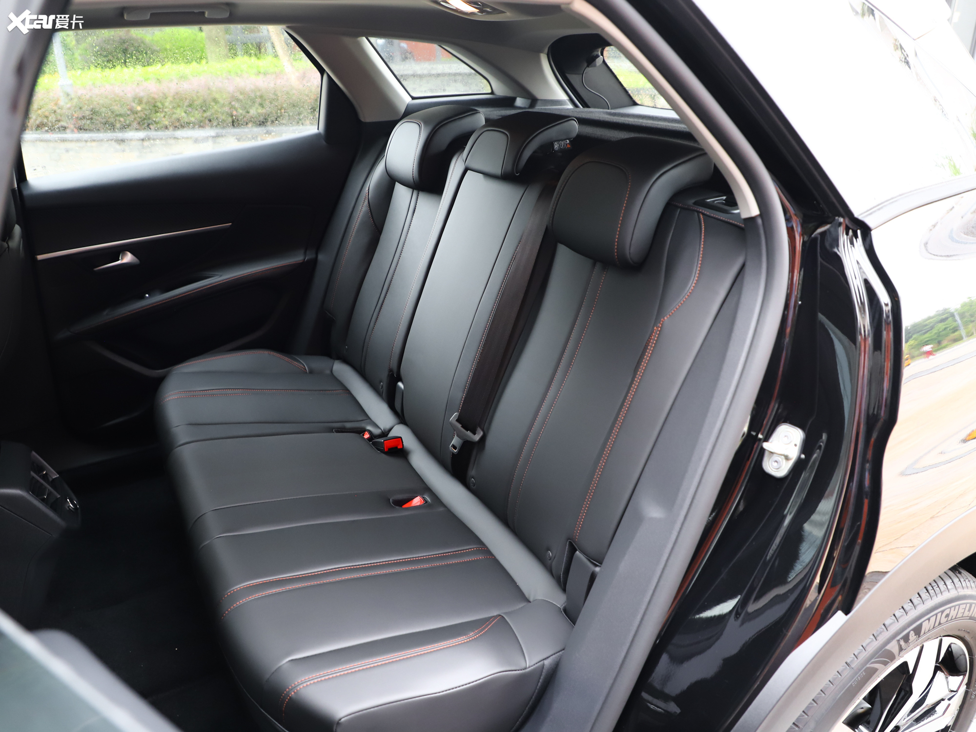 【2019款标致4008360thp blackpack黑曜版_空间座椅_4/140张图片】