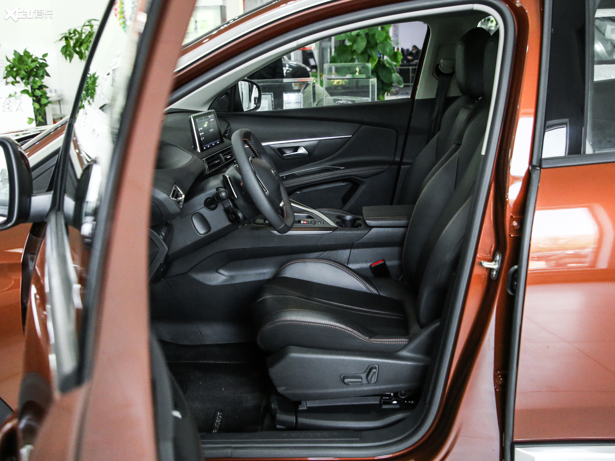【2019款标致4008改款 360thp 领先版 国vi_空间座椅_1/2283张图片】
