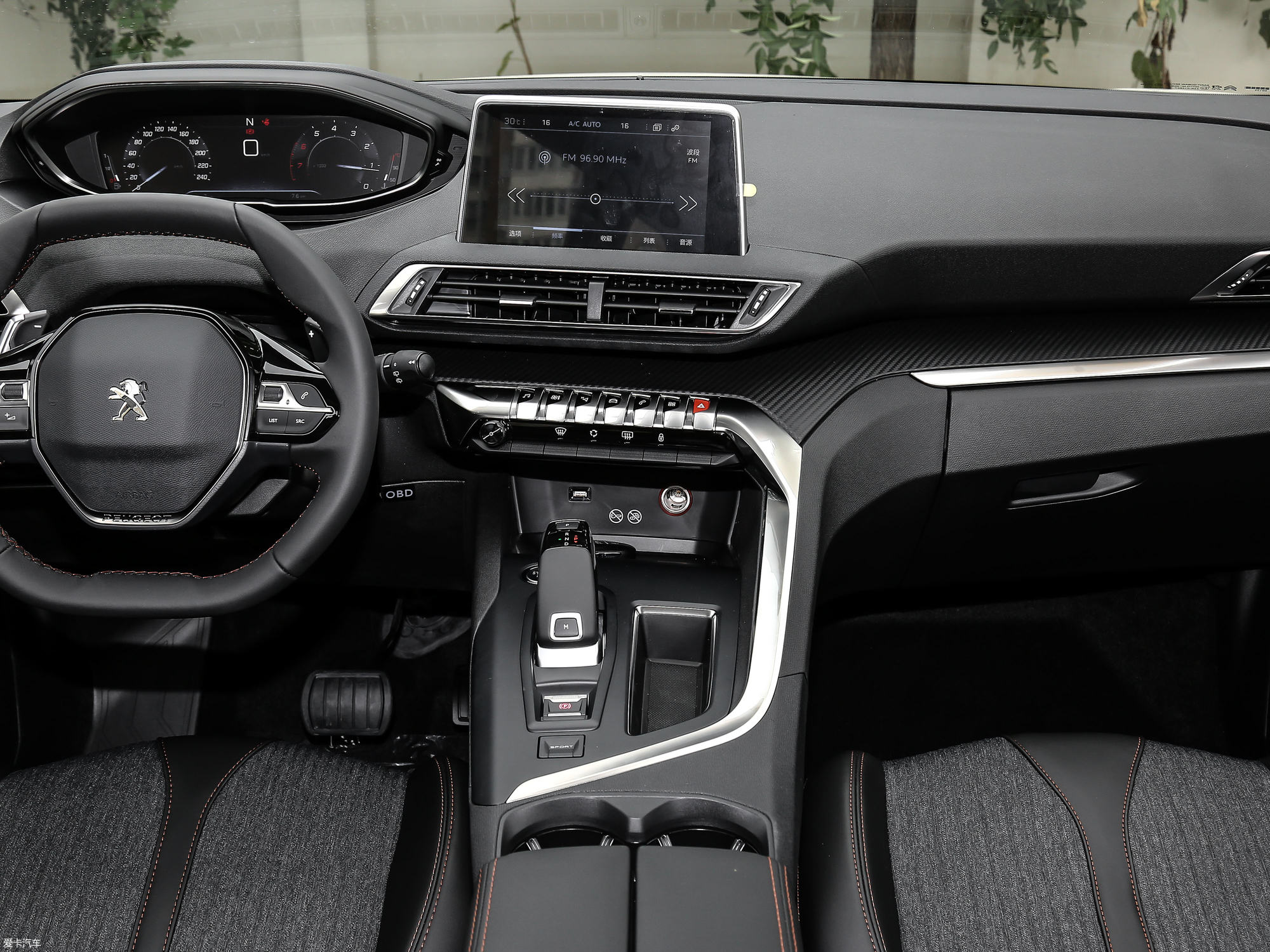 【2019款标致5008400thp 精英版 5座 国vi_中控区_57/1897张图片】