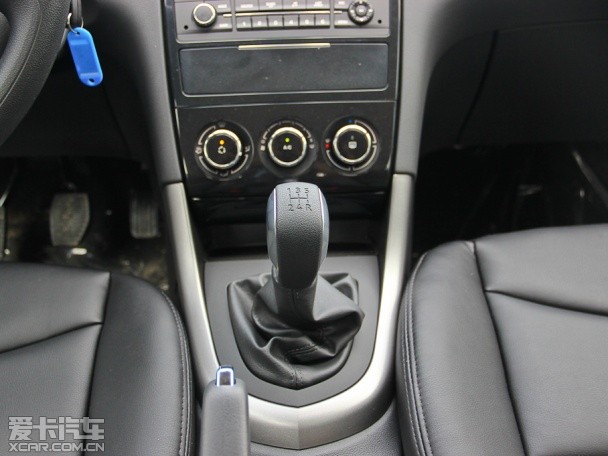 东风标致2013款标致408