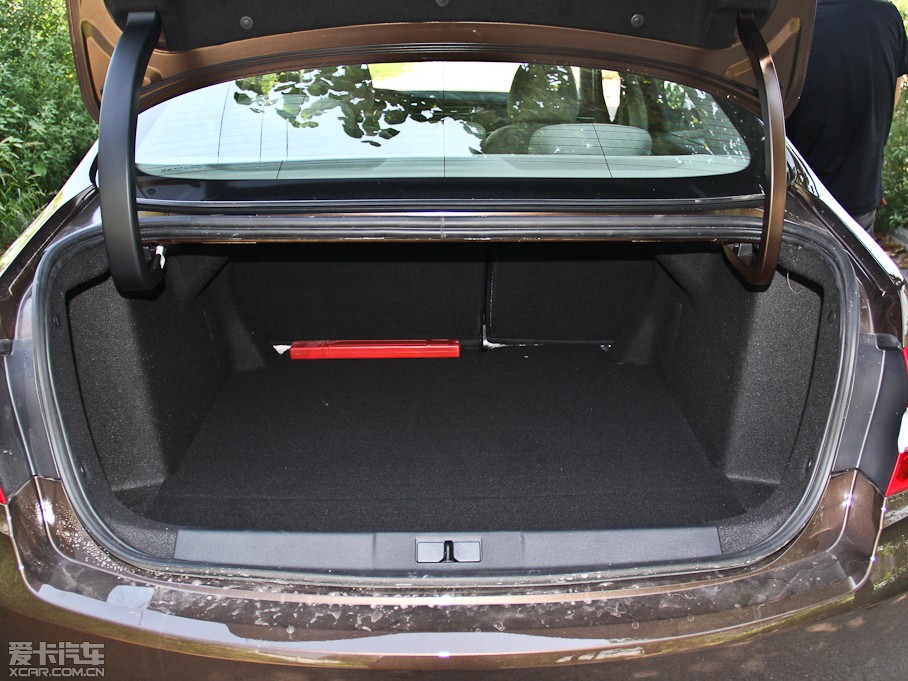 可按比例放倒的后排座椅进一步提升了可扩展容积.