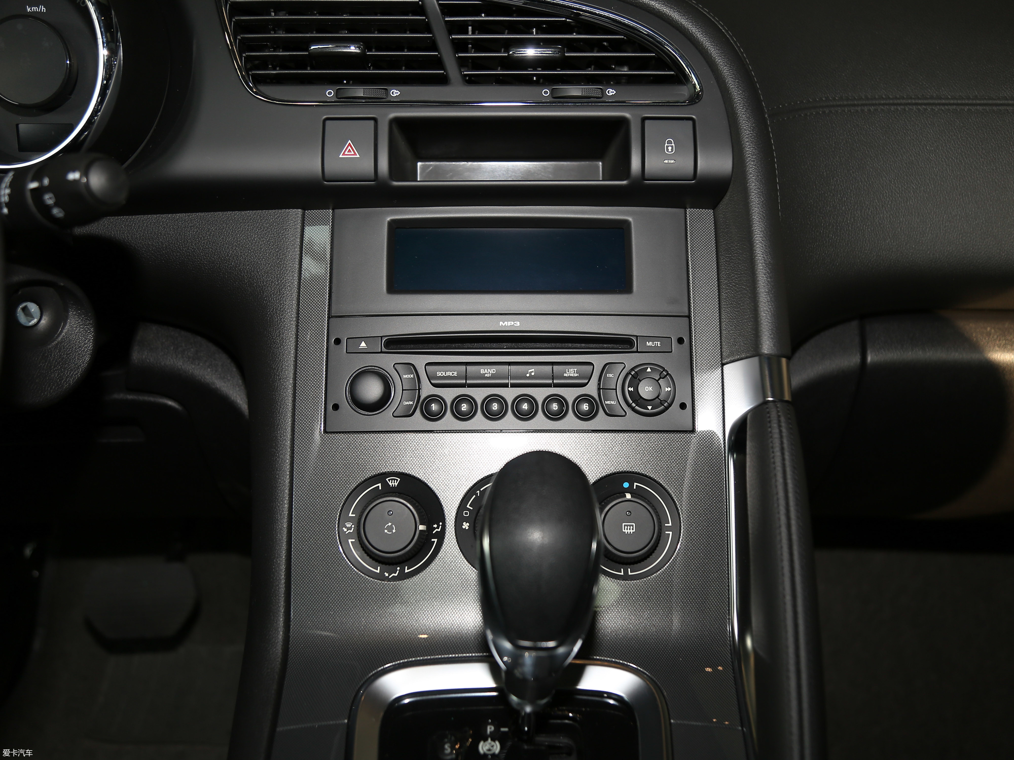 0l 自动经典版_中控区_32/214张图片】_汽车图片大全_爱卡汽车