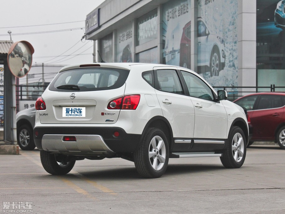 2013п 2.0XV CVT()