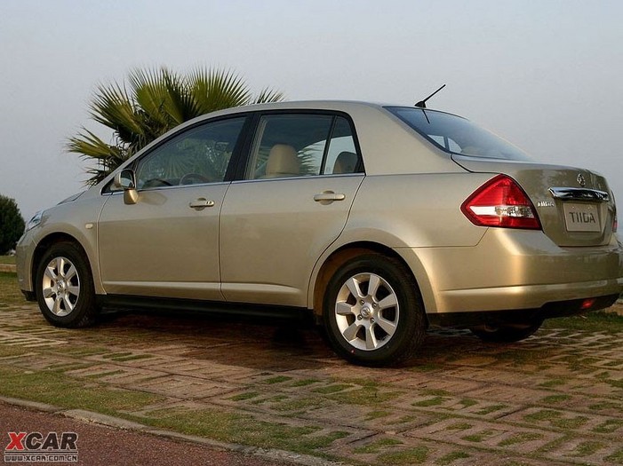 文章 论坛 当前位置: 爱卡首页 汽车图片 日产 东风日产 2005款颐达