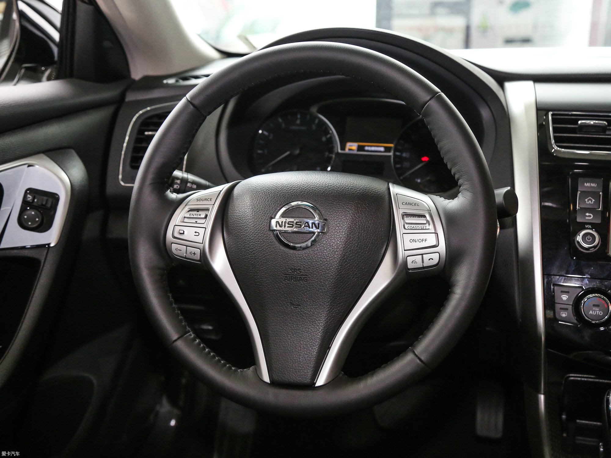 2017款天籁内饰图片,2017款天籁(第6页)_文秘苑图库