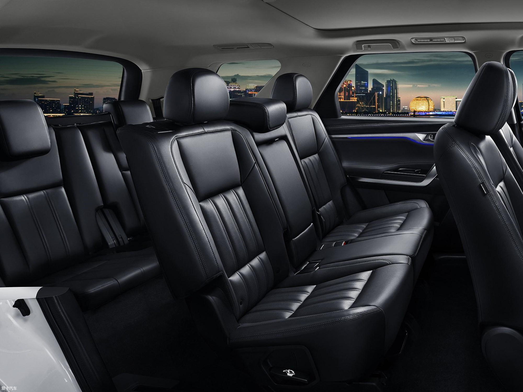 【2019款长安cs95基本型_空间座椅_122/418张图片】_汽车图片大全