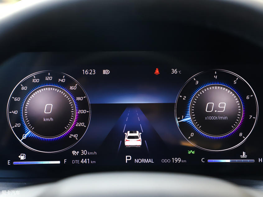 颜值控首选 成都车展重点中国品牌新车 长安乘用车2019款长安CS75