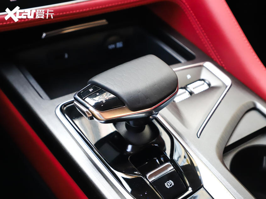 颜值控首选 成都车展重点中国品牌新车 长安乘用车2019款长安CS75