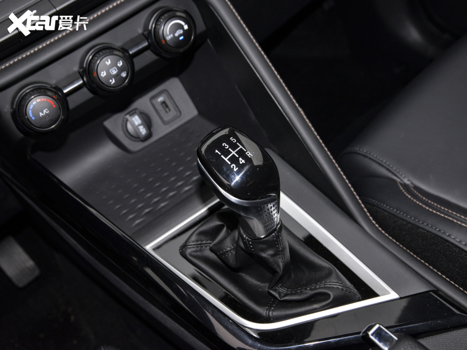 2021款 长安CS15 1.5L 手动进取型