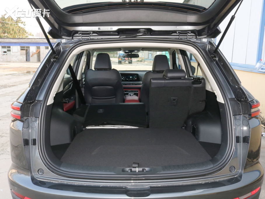 2022款长安cs55plus 蓝鲸版 1.5t dct尊贵型