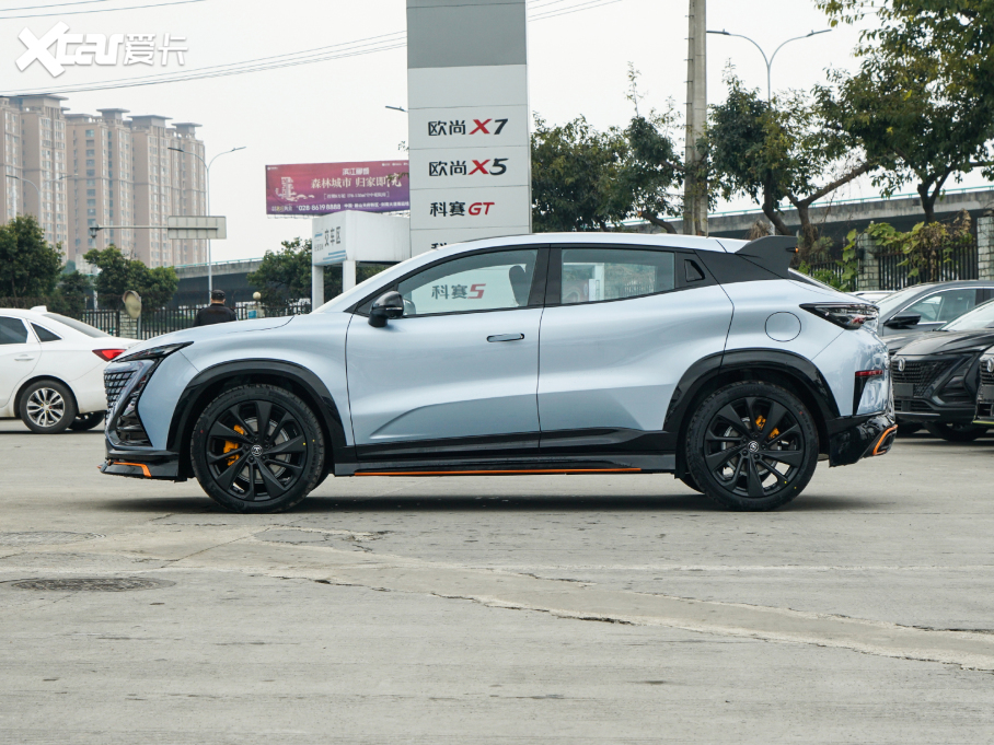 15万预算买SUV，星越L/哈弗H6/UNI-T，谁更适合年轻带娃家庭