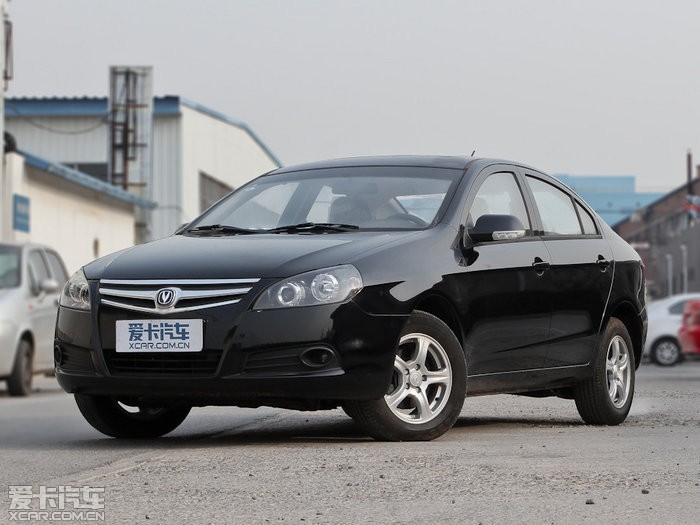 长安cx30三厢图片