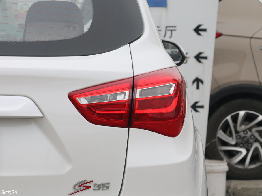 6l 自动尊贵型  2017款长安cs35 1.6l 自动智领型 1.6l 自动尊贵型 1.