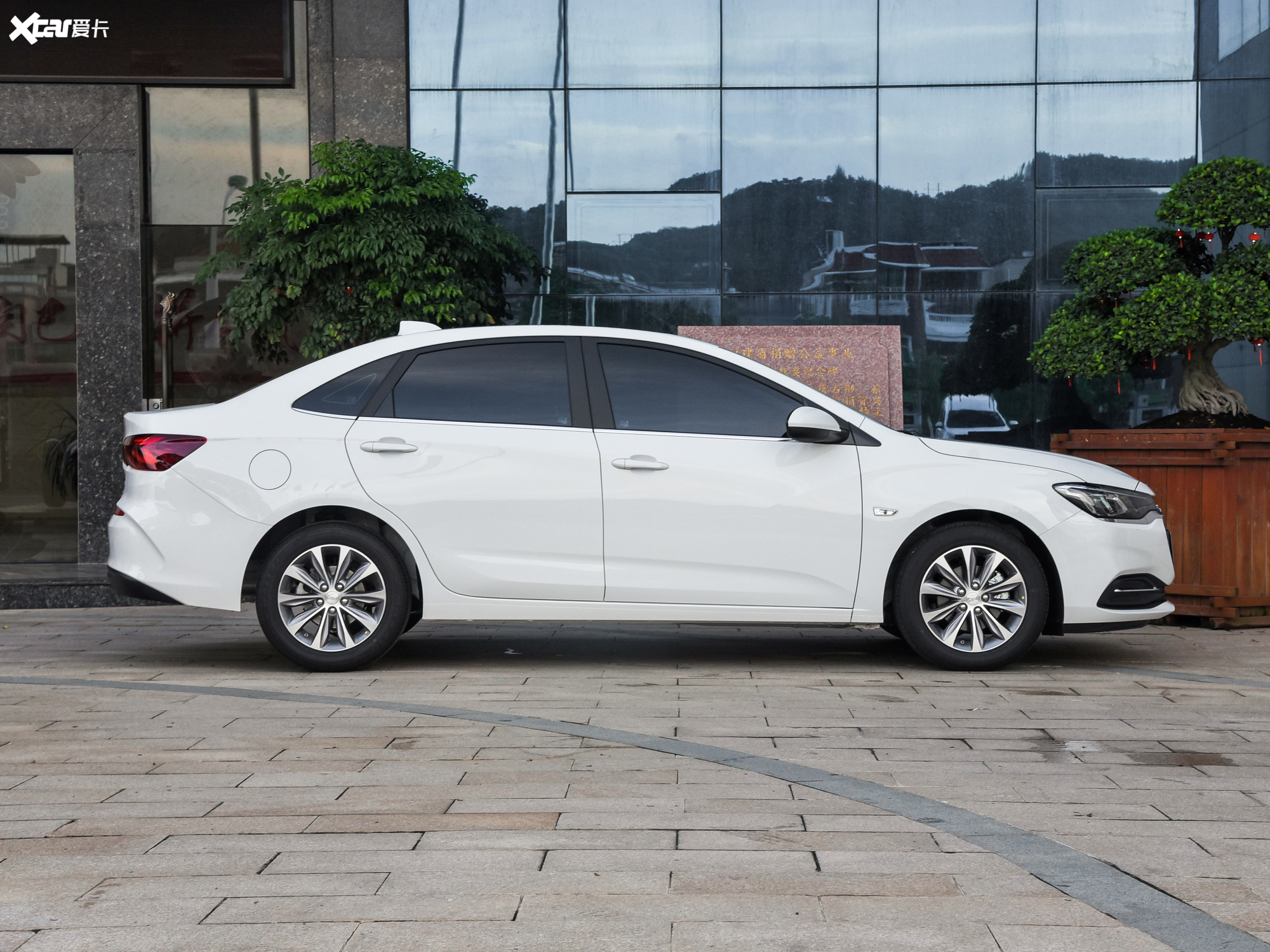 雪佛兰科鲁泽价格(雪佛兰科鲁泽价格多少)