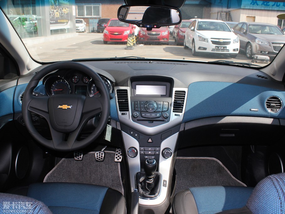 2012款科鲁兹三厢1.6t 手动 se