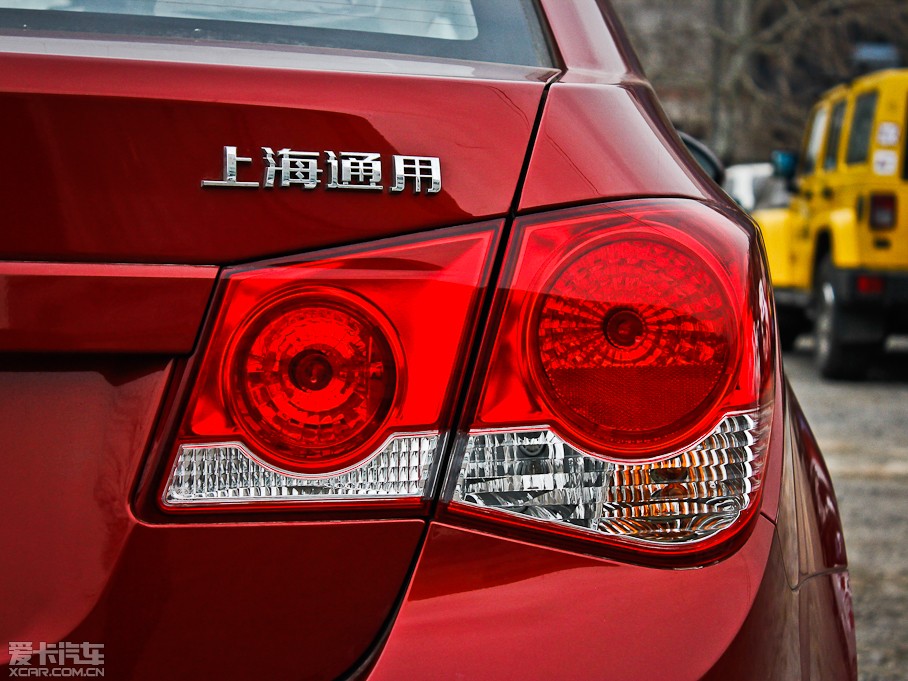 2013³ 1.8L Զ SE 